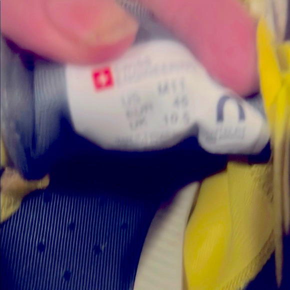 On Running Yellow and Gray Sneakers Modern Athletic Design - Picture 3 of 4